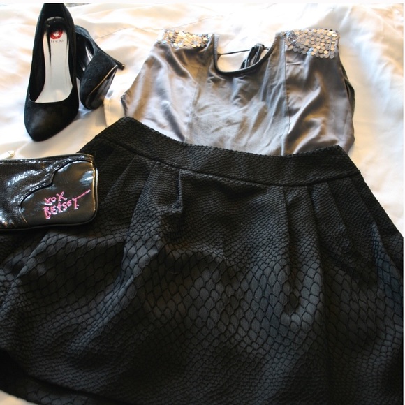 Jennifer Lopez Textured Black Skirt Sz 2 - Picture 2 of 9